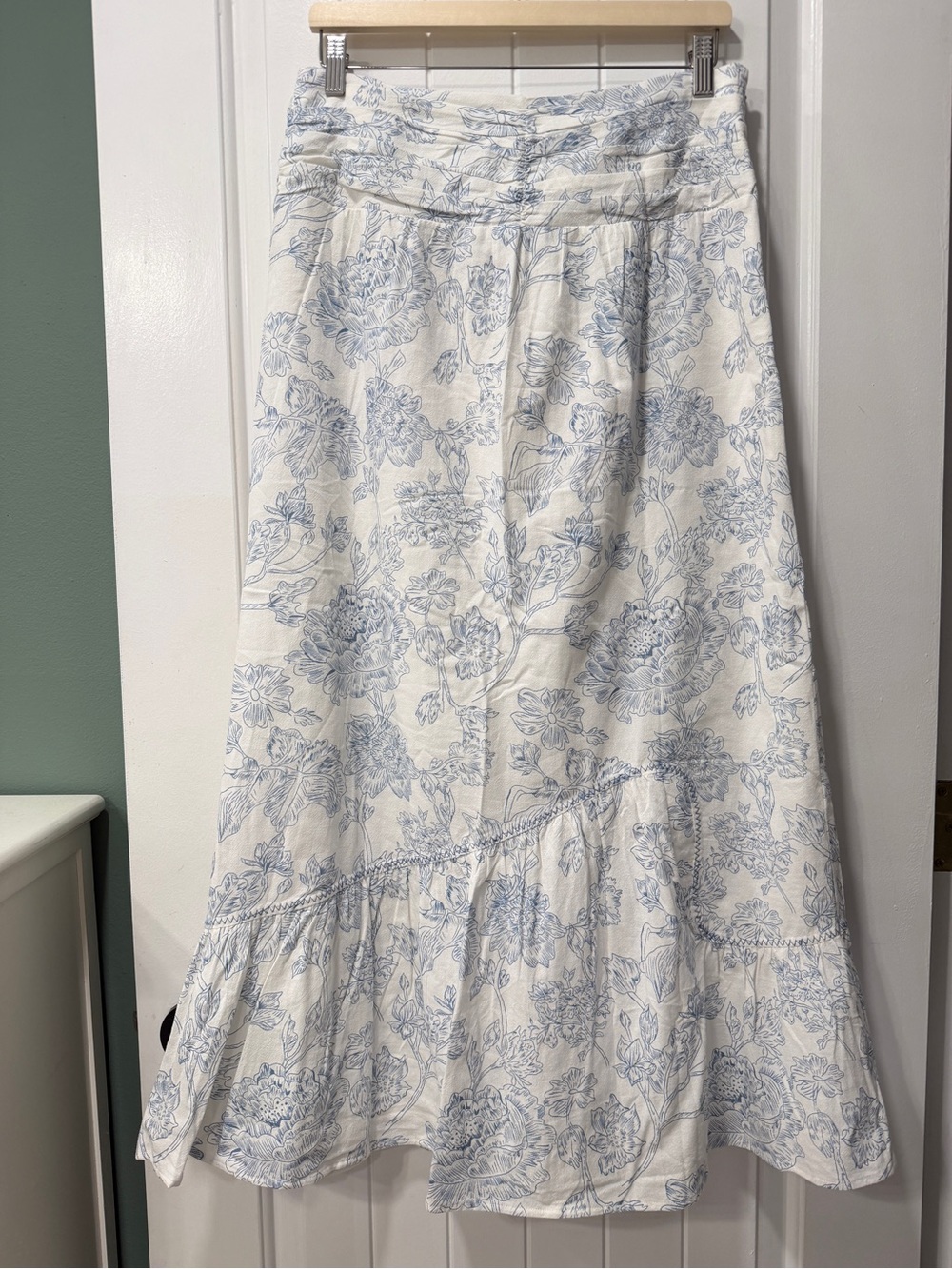 NWT bohme White Maxi Skirt with Light Blue Floral Print